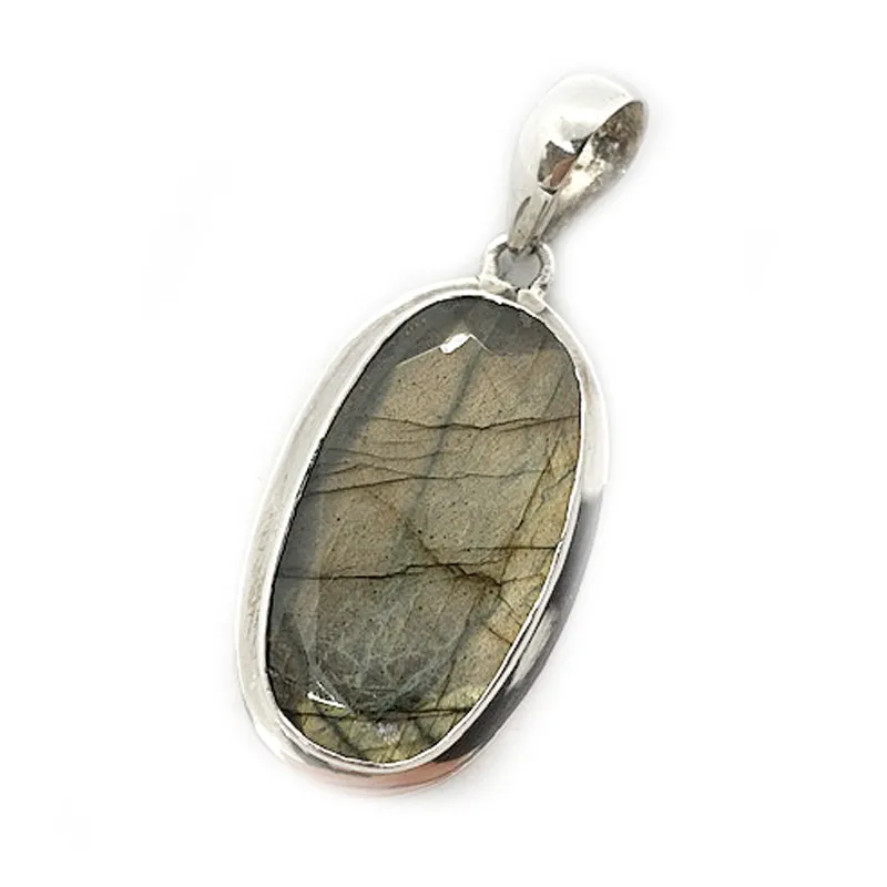 Nayera Labradorite Oval Boho Pendant